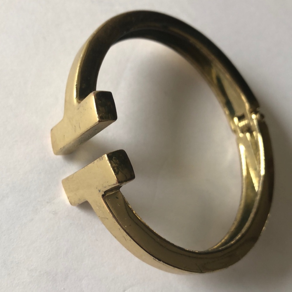 Custom jewelry bracelet